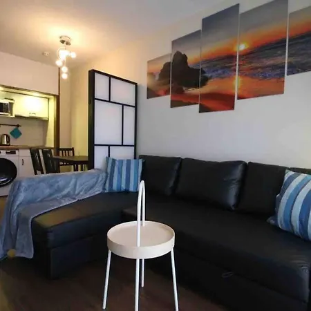 Apartment Family Oasis: Year-round Beachside In *